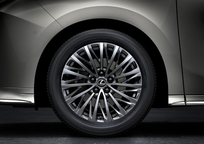 Lexus LM